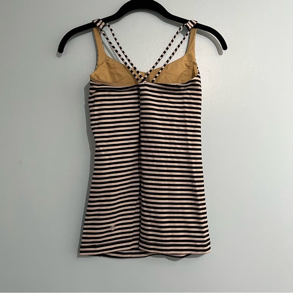 Lululemon Black and White Striped Tank Top size 6 - Picture 7 of 8